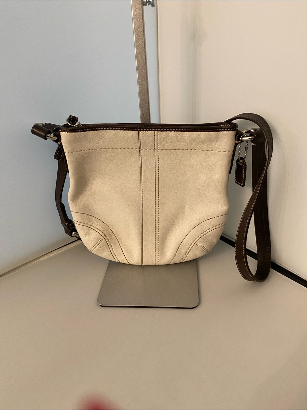 Vintage Coach Soho Swingback Crossbody Bag,off white/dark brown leather